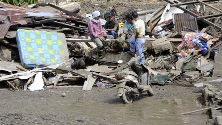   Deslizamento de terra deixa mortos, feridos e desaparecidos na Colômbia