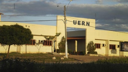   Campus da UERN de Pau dos Ferros vence RN de Economia 2015