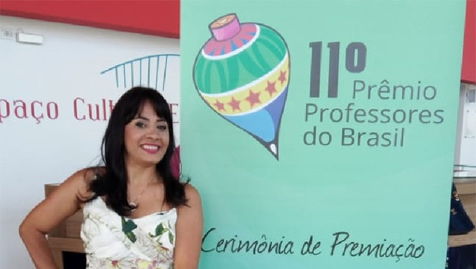   Ana Beatriz Câmara Maciel, professora ganhadora, coordenou a produção da revista com os investimentos do PIP
