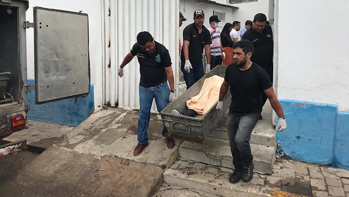   O tiroteio deixou 12 pessoas mortas, segundo a Coordenadoria de Medicina Legal em Juazeiro do Norte