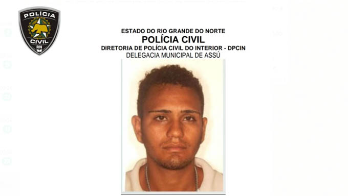   Ricardo Araujo ainda tentou fugir, quando viu a viatura policial, mas foi alcançado