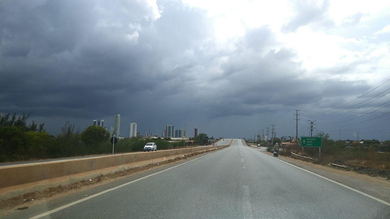   [TEMPO BOM] Nuvens carregadas, relâmpagos e trovões trazem esperança de bom inverno no ano de 2019 no Oeste do Rio Grande do Norte
