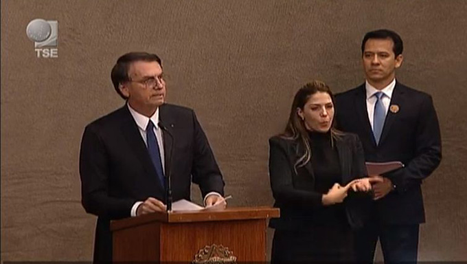   [DIPLOMAÇÃO] Em diplomação, Bolsonaro pede confiança daqueles que não votaram nele