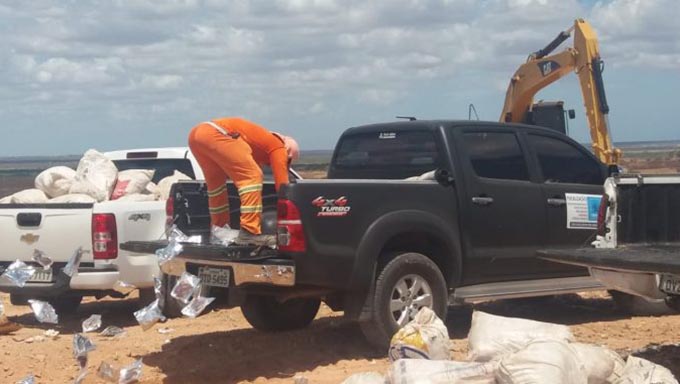   Quatro toneladas de carne de charque estavam sendo produzidas de maneira clandestina e irregular na zona rural
