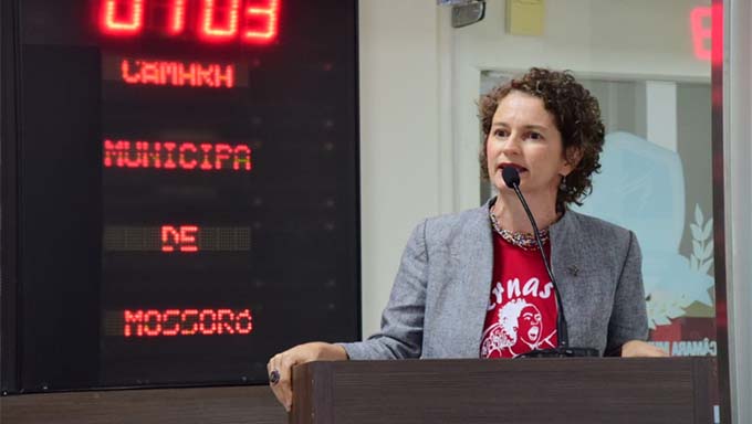   A vereadora e deputada estadual eleita Isolda Lula Dantas (PT) disse que deixará o Legislativo local, em 30 de janeiro de 2019, de cabeça erguida