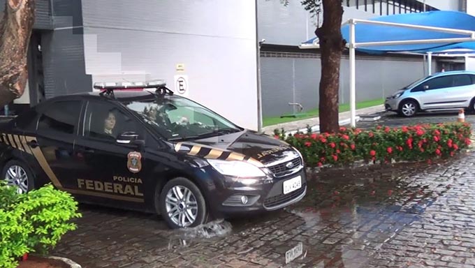   [FRAUDES EM LICITAÇÕES] Polícia Federal cumpre oito mandados judiciais de busca e apreensão expedidos pela 2ª Vara da Justiça Federal nas cidades de Parnamirim (RN), João Pessoa (PB), Abreu e Lima (PE) e Recife (PE). Na ação, a PF utiliza 38 policiais