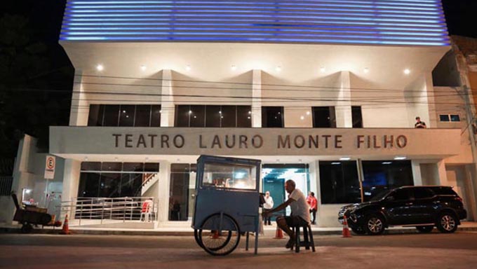   O Teatro Lauro Monte foi reaberto nesta terça-feira (18), após 10 anos fechado