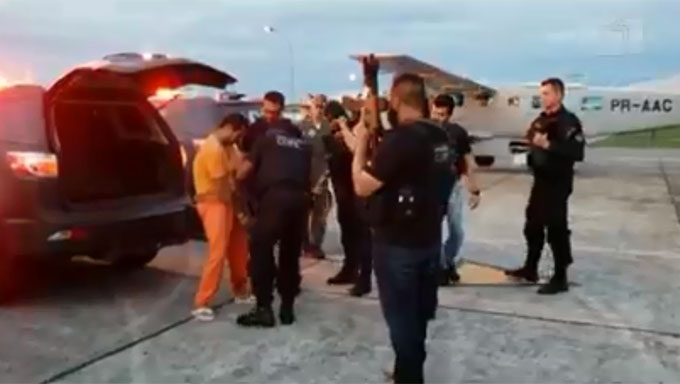   A transferência foi feita após a suspeita de uma nova tentativa de resgate de presos, segundo o delegado da Polícia Civil Rodrigo Brown