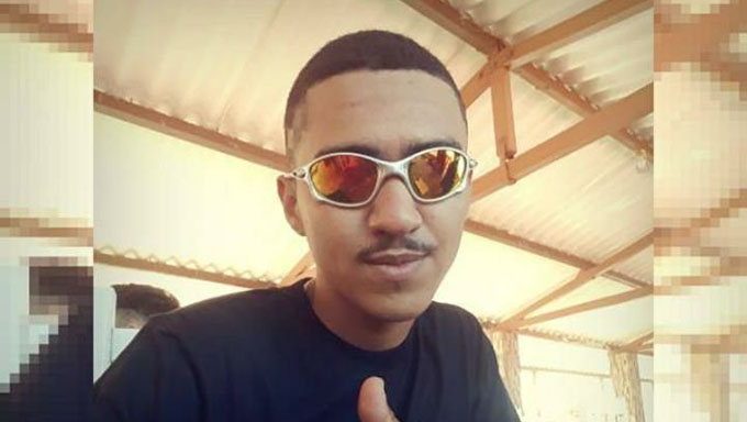   O marceneiro conhecido por Cleiton foi morto com tiros na cabeça
