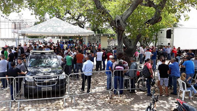   Policiais civis estão concentrados em Natal na Central de Flagrantes
