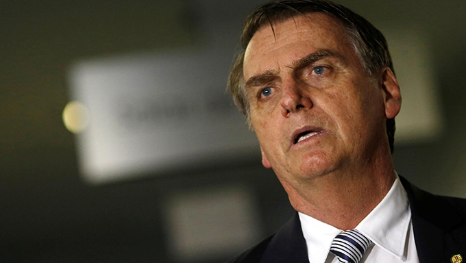   O presidente eleito, Jair Bolsonaro, avisou hoje (28) via Twitter que pretende aumentar o prazo de validade da carteira nacional de habilitação