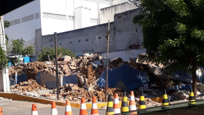   Prédio onde funcionou o Jornal Gazeta do Oeste por mais de 30 anos amanheceu neste domingo, 30, no chão; Veja o que pensa os ex funcionários e também ex-leitores; O local foi comprado pelo Parque Elétrico