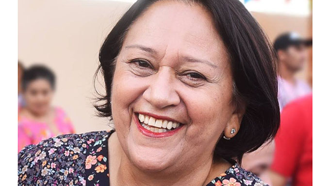   Fátima Bezerra assume o governo neste dia 1 de janeiro de 2019 com enorme desafio de, com um déficit de R$ 2,7 bilhões, colocar a folha de pagamento em dia