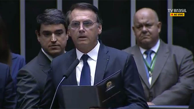   Bolsonaro aumentou salário mínimo abaixo do previsto inicialmente no Orçamento Geral da União