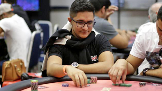   De acordo com Kenedy Lima, um dos executivos do poker online no Rio Grande do Norte, atualmente existem cerca de dez clubes de poker virtual no Estado