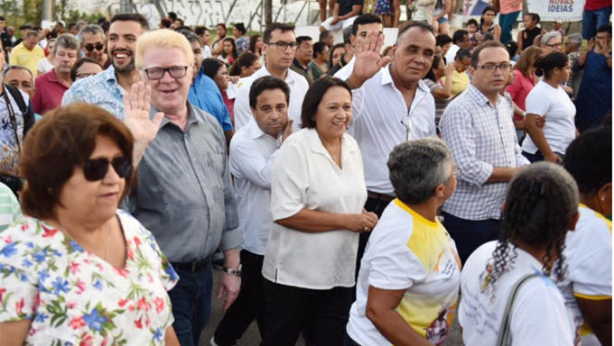   Governadora Fatima Bezerra participou neste domingo, 6, da procissão de Santos Réis, nas Rocas, em Natal