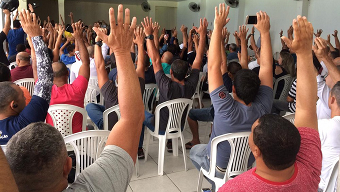   Associação dos Cabos e Soldados da Polícia Militar afirmou que o governo apresentou uma proposta para o pagar no próximo dia 16 os salários de janeiro a todos os servidores da segurança pública