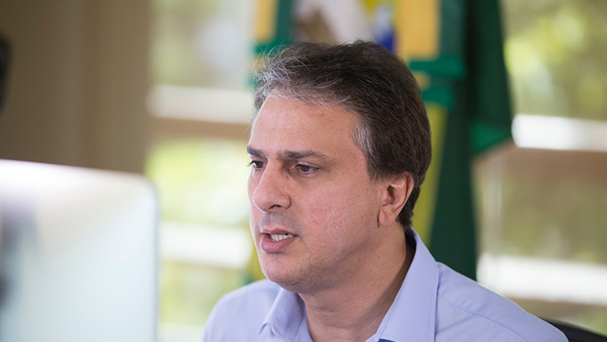   O governador do Ceará, Camilo Santana, anunciou na tarde desta sexta-feira (11) uma série de medidas para tentar pôr fim à onda de violência que atinge o estado há quase 10 dias