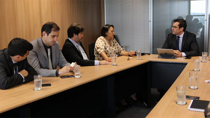   A governadora Fátima Bezerra se reuniu na tarde desta sexta-feira (11) com a diretoria do Banco do Brasil para tratar da operação de antecipação dos royalties do petróleo, referentes a 2019, buscando a regularização das finanças do Estado