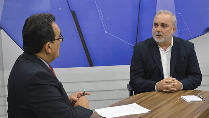   Em entrevista ao jornalista Diógenes Dantas, senador Jean-Paul Prates disse que é preciso trazer dinheiro novo para o Rio Grande do Norte; Nesta terça-feira, ele se reúne com os prefeitos da Costa Branca no Hotel Thermas, em Mossoró
