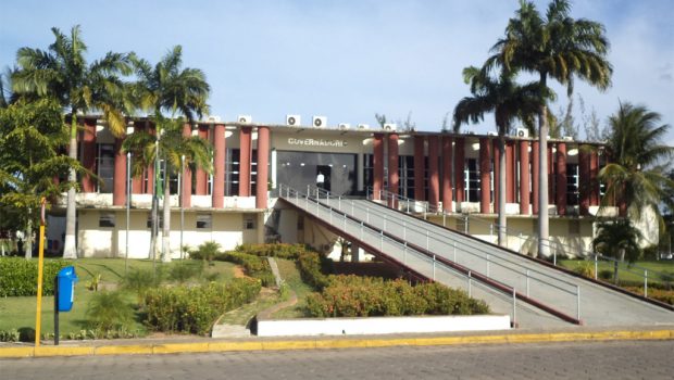   Goveradoria no bairro Lagoa Nova, em Natal, os servidores da Secretaria de Finanças e Tributação estão trabalhando em turnos dobrados para permitir os pagamentos antecipados