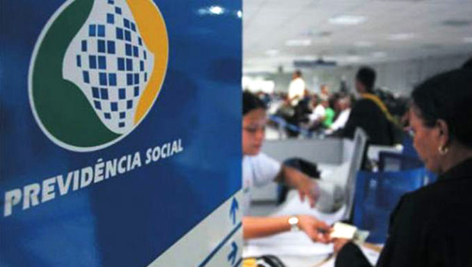   Os segurados da Previdência que recebem acima do salário mínimo terão seus benefícios reajustados em 3,43%