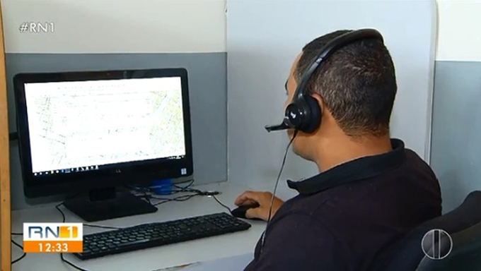   Um policial militar do Ciosp em Mossoró salvou uma menina de um mês de idade que estava engasgada com leite materno. O PM instruiu pelo telefone um vizinho da mãe do bebê a como proceder diante da situação, e a criança desengasgou