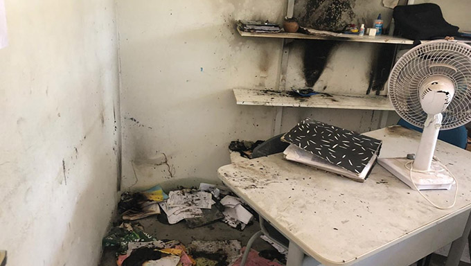  Criminosos atacaram duas escolas e tentaram incendiar um ônibus no município de Itarema, no Litoral Oeste do Ceará. Todos os ataques ocorreram na madrugada desta segunda-feira (21)