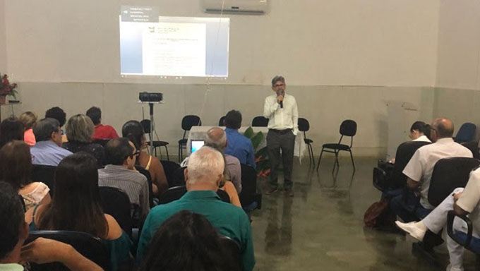   O secretário Estadual da Saúde, Cipriano Maia, se reuniu com diretores de hospitais e unidades de referência da rede da Sesap