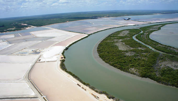   Produção de sal marinho no Rio Grande do Norte está ameaçada pela isenção de impostos no sal chileno pelo aumento do ICMS no frete do sal