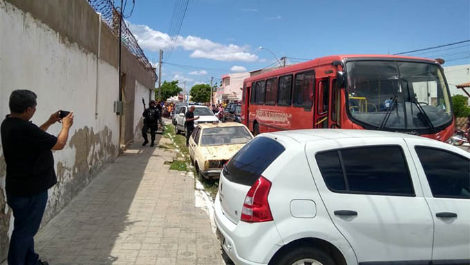    Presos na Operação Sal da Terra, realizada ao amanhecer do dia 31 de janeiro nas cidades de Alto do Rodrigues, Pendências, Macau, Guamaré e na Grande Natal, foram transportados em ônibus; O objetivo é combater o tráfico, assaltos e principalmente reduzir homicídios