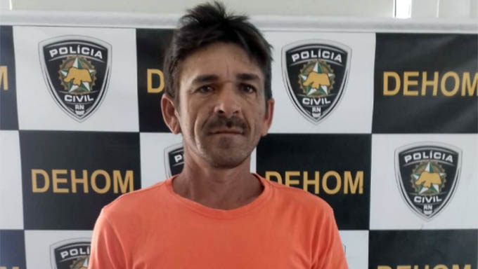   Ronnie Von matou Paulo Marcelo com um tesourão por motivo banal no dia 10 de outubro, passou alguns dias escondido, se apresentou na Delegacia de Plantão, confessou o crime e ficou aguardando decisão judicial posterior. 