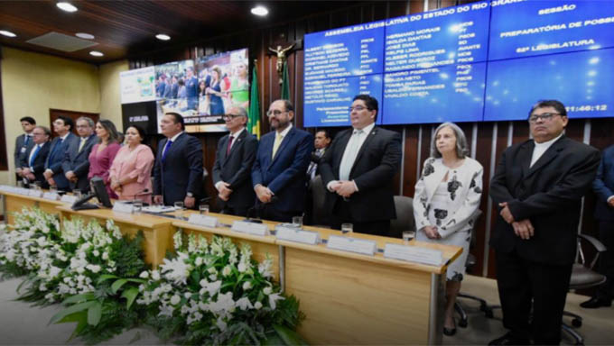   O deputado Ezequiel Ferreira de Souza (PSDB) foi eleito presidente da ALRN com 23 votos para presidir a Assembléia do RN pelos próximos 4 anos