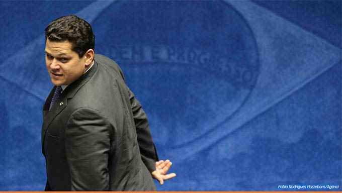   O novo presidente senador Davi Alcolumbre (DEM-AP) contou com o apoio do ministro da Casa Civil, Onyx Lorenzoni, também filiado ao DEM.