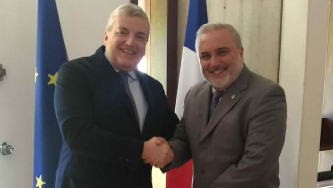   O Senador Jean Paul Prates e o embaixador Michel Miraillet, discutiram a possibilidade de liberação um voo direto de Paris a Natal, durante reunião em Brasília, nesta segunda-feira, 04.