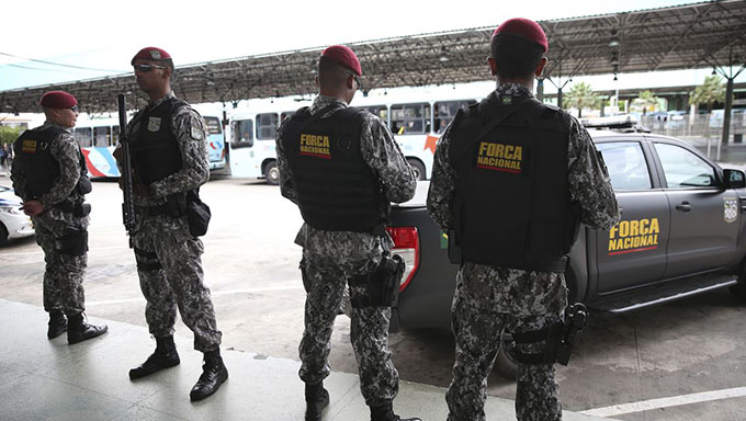   Os 420 agentes da Força Nacional de Segurança Pública que estão atuando no Ceará desde o início da série de ataques criminosos começarão a deixar o estado esta semana. Segundo o secretário nacional de Segurança Pública, Guilherme Theophilo, a desmobilização será “progressiva” e poderá ser automaticamente suspensa e revertida caso necessário