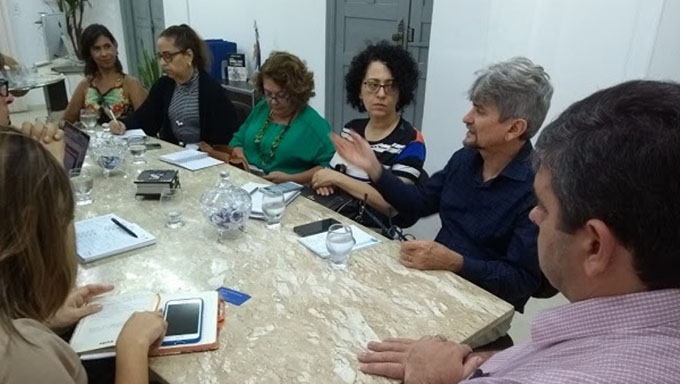   O secretário estadual de Saúde, Cipriano Maia, e equipe se reuniram nesta terça-feira (5) com o reitor da UERN, Pedro Fernandes, para propor uma parceria no campo da educação na área da saúde