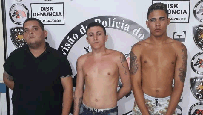   A Policia Civil prendeu na tarde de quinta feira (7) três pessoas acusadas de posse ilegal de arma de fogo em Mossoró
