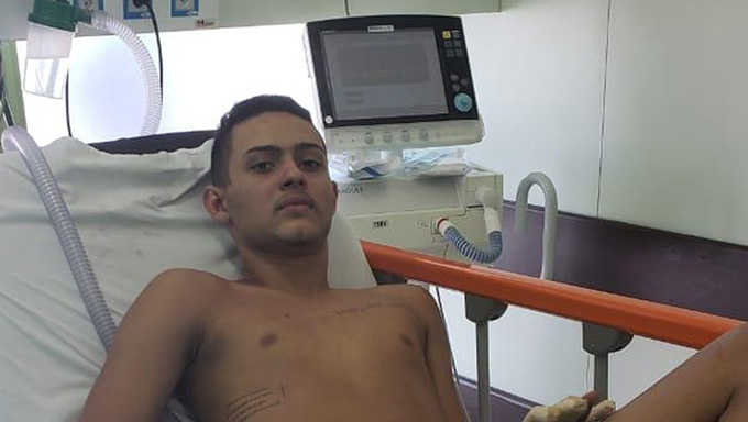   Um dos três sobreviventes do incêndio que matou dez pessoas no CT do Flamengo na última sexta-feira, o cearense Cauan Emanuel, de 14 anos, recebeu alta hospitalar 