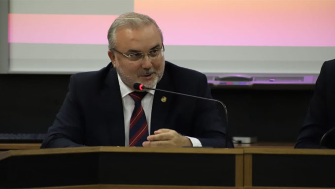   Senador Jean-Paul Prates desembarca no Aeroporto Dix Sept Rosado, em Mossoró, às 14 horas desta quinta-feira, 14, para reuniões com empresários da Construção Civil, agenda com o deputado Sousa em Areia Branca e com a ministra da Agricultura na Agrícola Famosa, nesta sexta-feira, 15