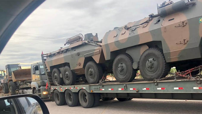 Imagem 1 -  Com apoio de quase dois mil homens do Exército, transferência dos 22 presos do PCC de São Paulo para Mossoró/RN e Porto Velho/RO foi concluída sem intercorrência nesta quarta-feira, dia 13