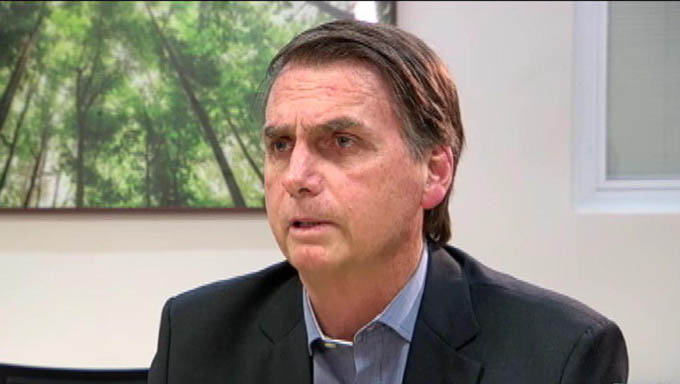   Bolsonaro não adiantou qual será a idade mínima para homens e mulheres, mas assegurou que o período de transição será fixado.