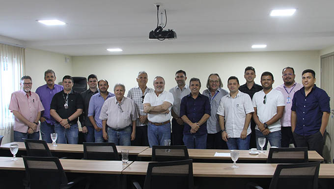 Imagem 1 -  Empresários da Construção Civil se reuniram com o senador Jean Paul, diretores da CAERN e gerente da Caixa para sanar problemas, manter postos de trabalho e gerar novas oportunidades