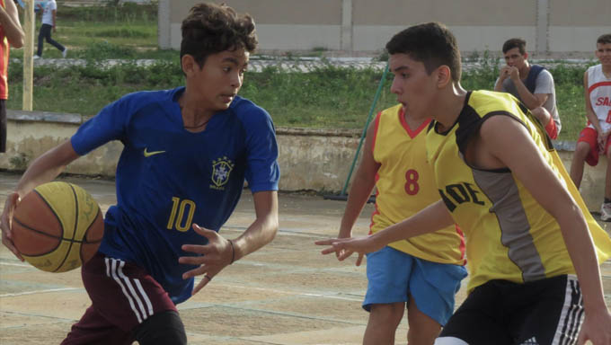 Imagem 1 -  Há 30 anos a SADE realiza projetos sociais, oferendo treinos gratuitos, diariamente, para crianças e adolescentes.