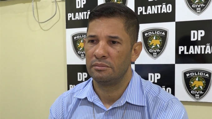   Delegado Evandro dos Santos detalha como chegou a jovem Emilly Karoline e a prendeu por ter tido o filho no banheiro e o jogado pela janela no Condomínio Jardins do Planalto, no Grande Alto  São Manoel