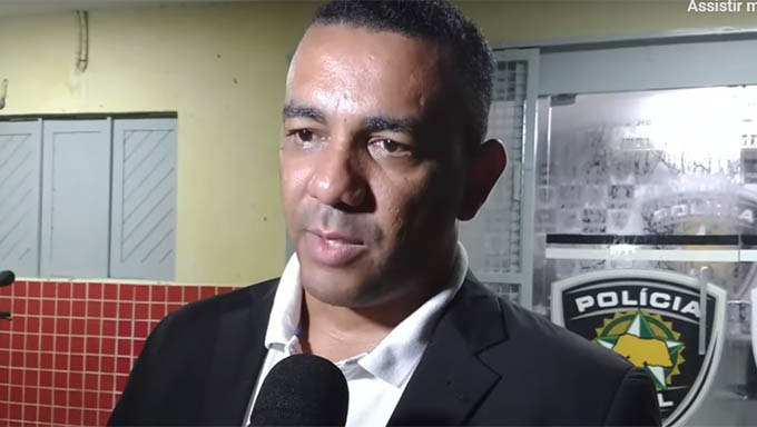 Imagem 1 -  O advogado Otoniel Maia Junior acredita que Emilly Karoline Farias Barbalho, de 22 anos, estava em estado "puerperal" (depressão pós-parto) quando arremessou a filha prematura