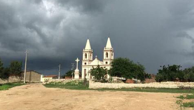   A previsão é que as chuvas continuem fortes, principalmente nos municípios do interior do estado. 