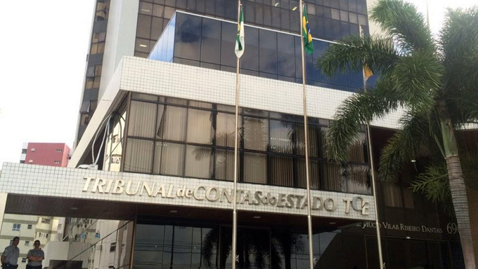   O juiz de Direito de 3ª entrância receberá R$ 33.689,11, conforme o mesmo projeto. O aumento também é válido para aposentados e pensionistas.