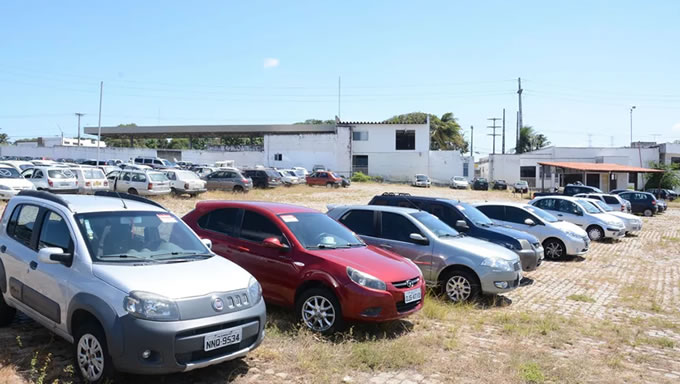   O Departamento Estadual de Trânsito do RN (Detran) leiloa, na próxima segunda-feira (25), 208 lotes de veículos que foram apreendidos nas ações de fiscalização do órgão