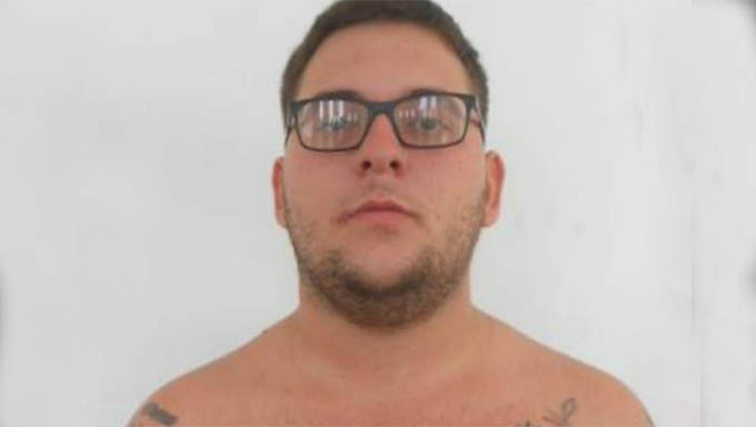   Lucas Rezende estava dirigindo o veiculo quando começou o ataque. Ele foi alvejado e não resistiu. Os outros dois passageiros, um saiu baleado e outro ileso